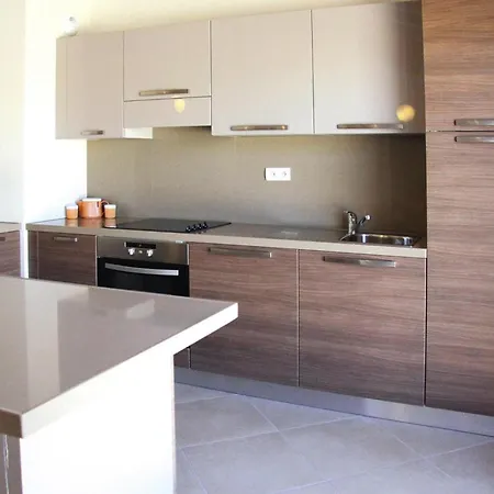 Salina Bay, Vecchio, Garden Side *