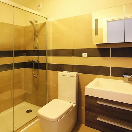 Salina Bay, Vecchio, Garden Side