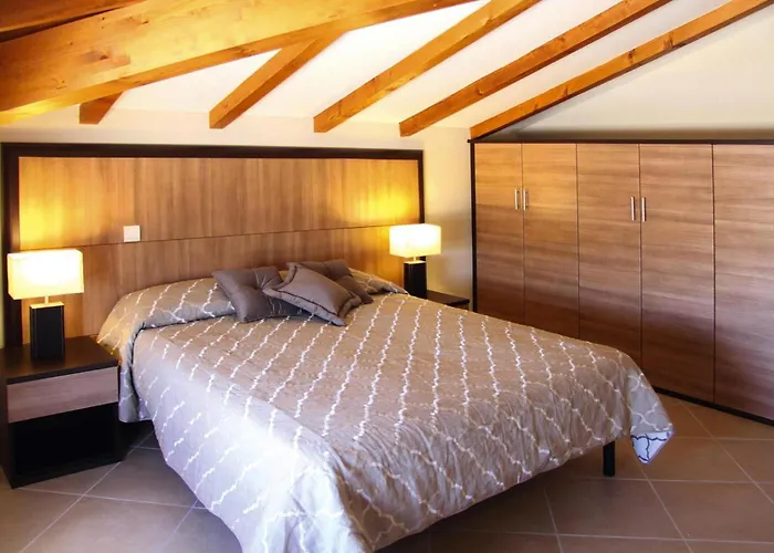 Salina Bay, Vecchio, Garden Side