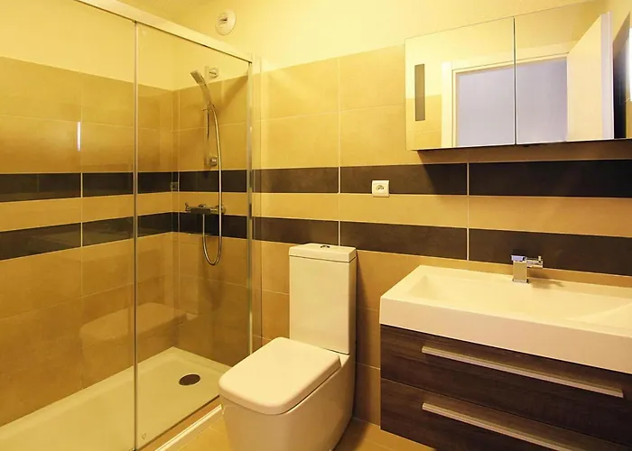 Salina Bay, Vecchio, Garden Side